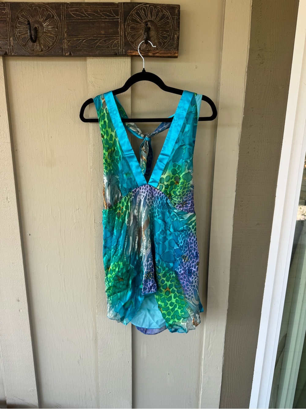 Sleeveless V-Neck Turquoise & Green Printed Women's Top